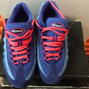 Nike women’s sneakers